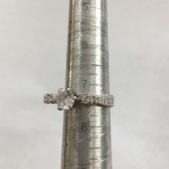 Cubic zirconia sterling silver ring - Picture 5 of 7